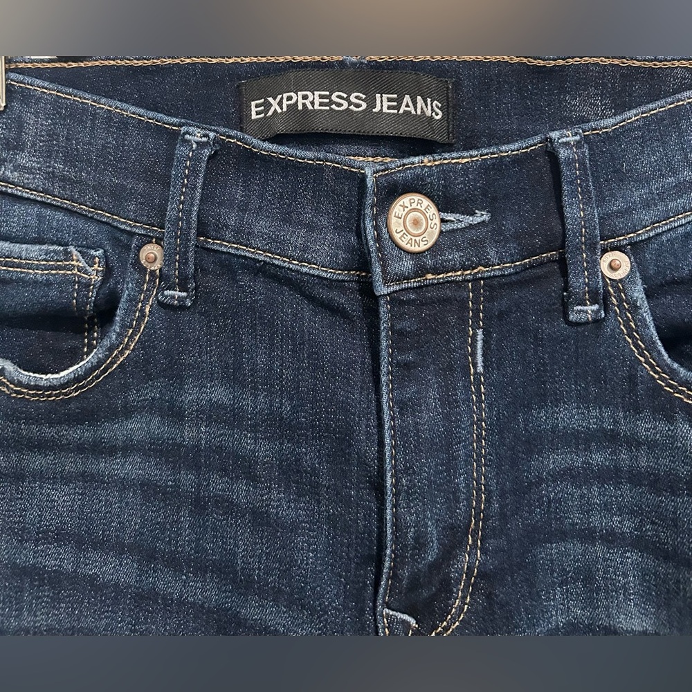 Express Mia mid-rise legging jeans. Size 4R. - Picture 4 of 4